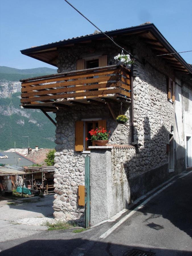 Il Rustico Di Peri Villa Buitenkant foto